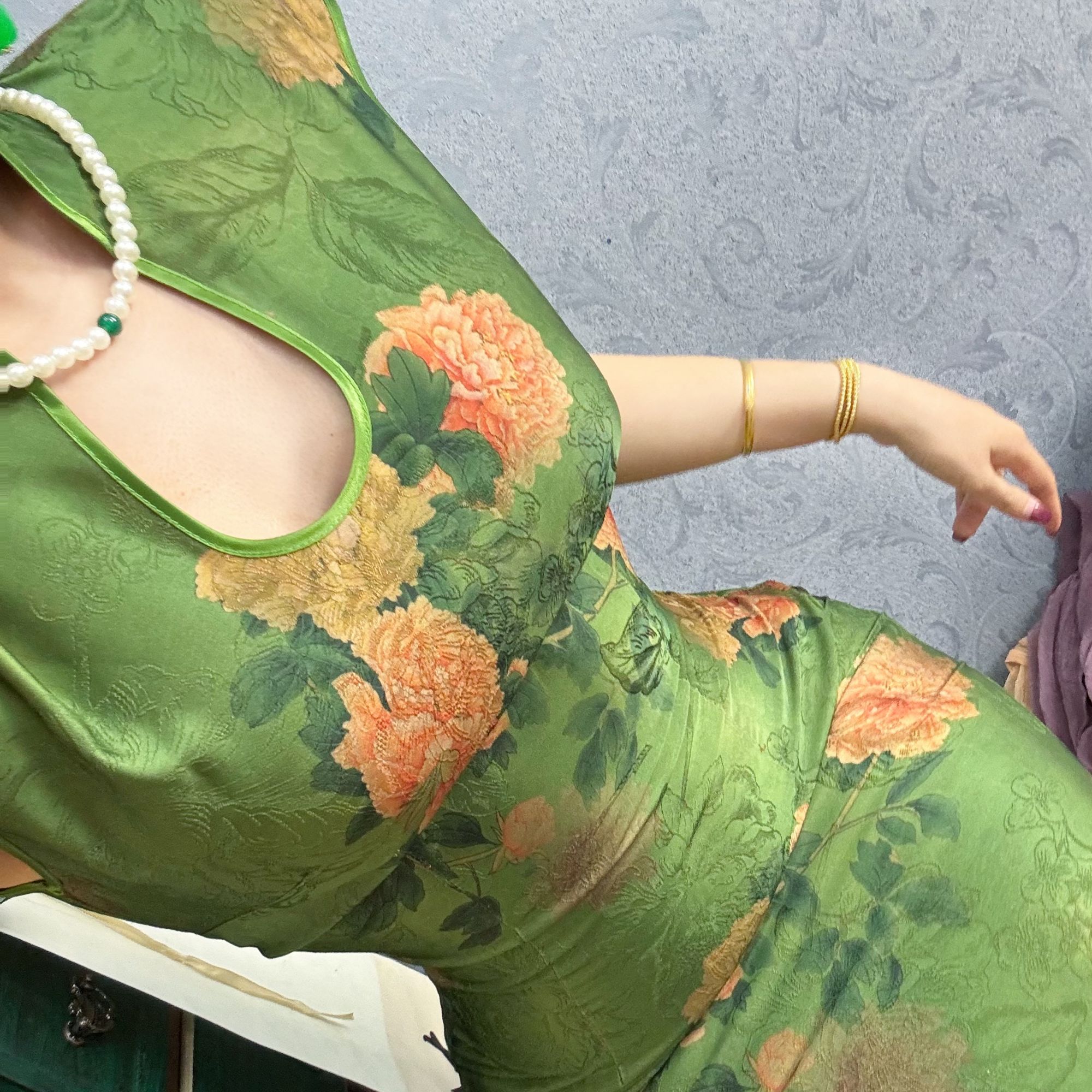 画报夫人原创自制新中式国风贝壳袖改良水滴旗袍连衣裙 采莲