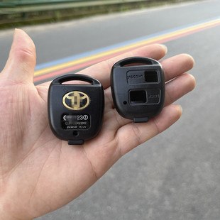 适用于丰钿佳美霸道大霸王FJ普拉多陆巡威乐遥控器钥匙外壳免开齿