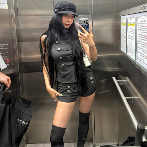 骑士横排立领背心修身短裤套装女