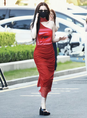 虞书欣同款小众眼睛印花连衣裙女