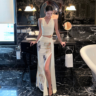 #Sisjuly#Chic girl慵懒风杏色荡领背心花卉印花开叉半身裙套装女