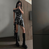 girl做旧液态金属银斜肩性感连衣裙女潮 帅气it Sisjuly 哥特式