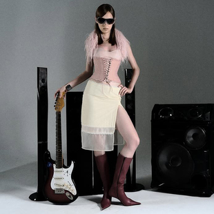 #Sisjuly#摩登音律潮流范儿 收腰绑带设计毛茸茸拼接挂脖吊带女秋