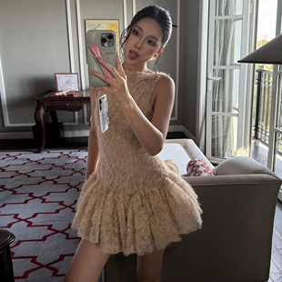 轻奢雕花蕾丝拼接蓬蓬背心连衣裙女秋 暖阳暮色绮梦公主 Sisjuly