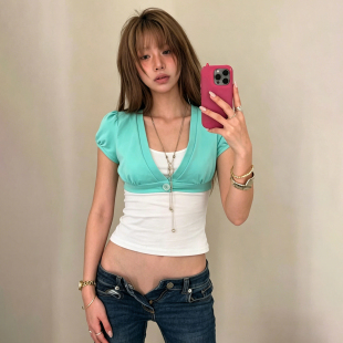 #Sisjuly#千禧时代古早潮流 纽扣设计时尚修身泡泡袖短款T恤女夏