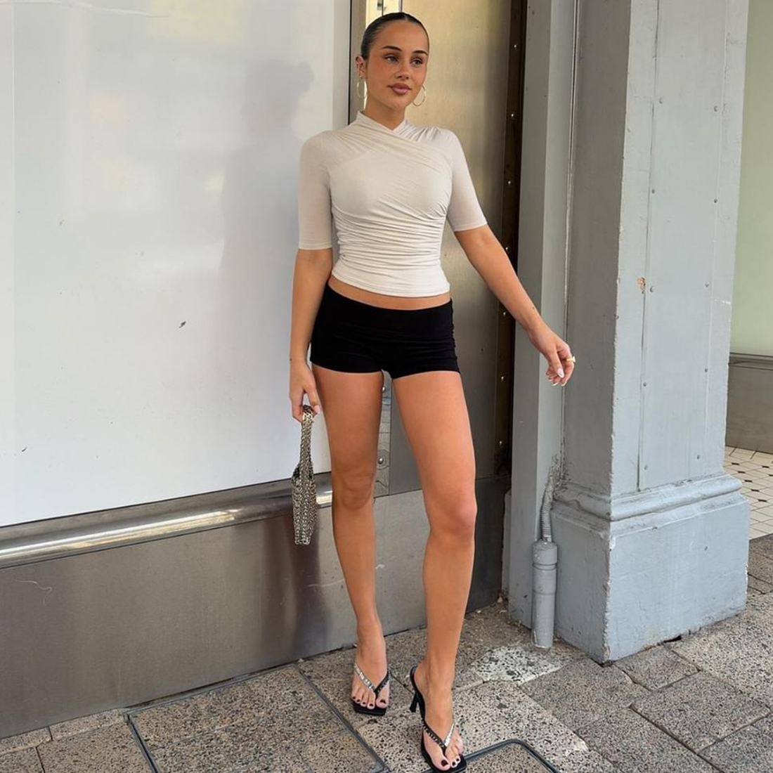 简约ins款交叉设计修身五分袖T恤