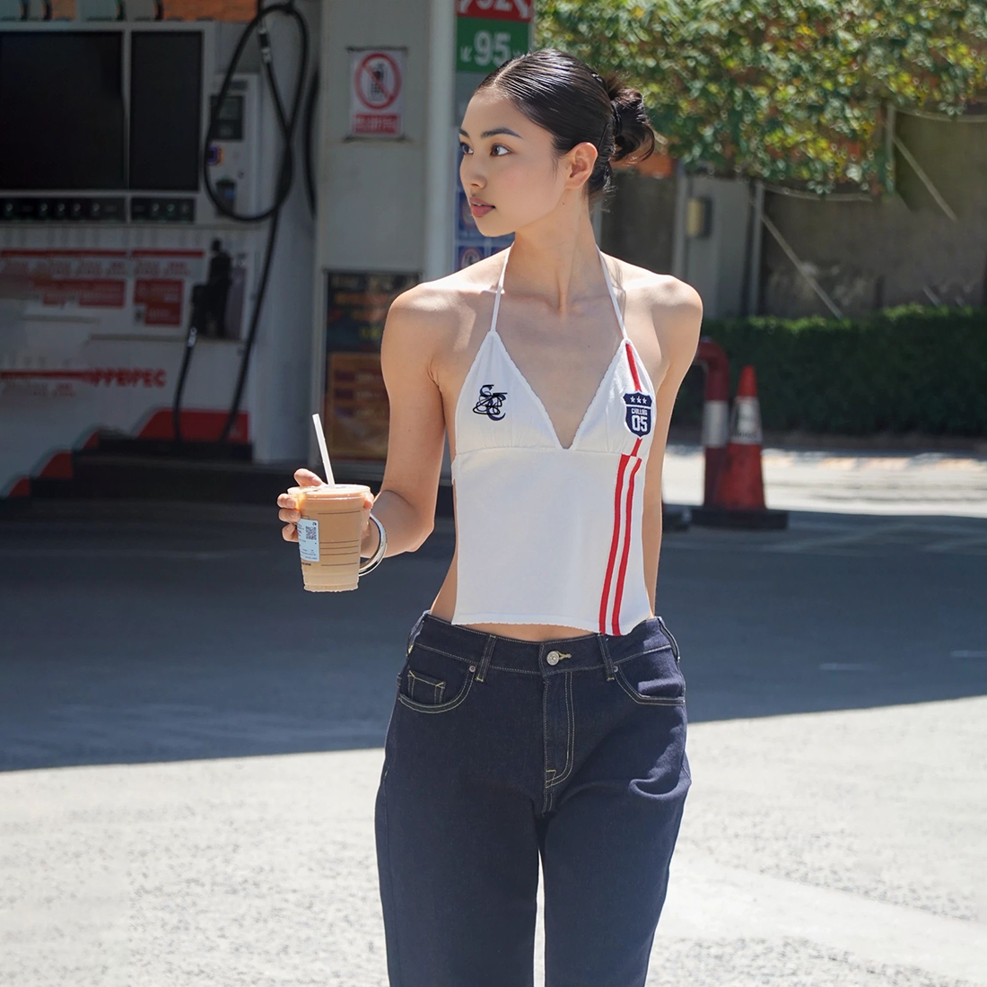 撞色条纹大露背绑带设计挂脖吊带