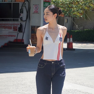 撞色条纹大露背绑带设计挂脖吊带女潮 港岛街拍气质辣妹 Sisjuly