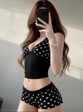 #Sisjuly#甜辣女孩小tips趣波点印花性感挂脖吊带 修身短裤套装女