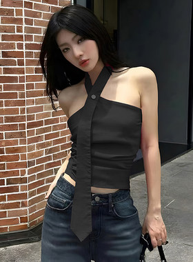 甜辣街拍girl修身挂脖吊带女
