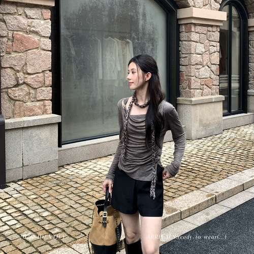 时髦一字领褶皱收腰打底针织衫女