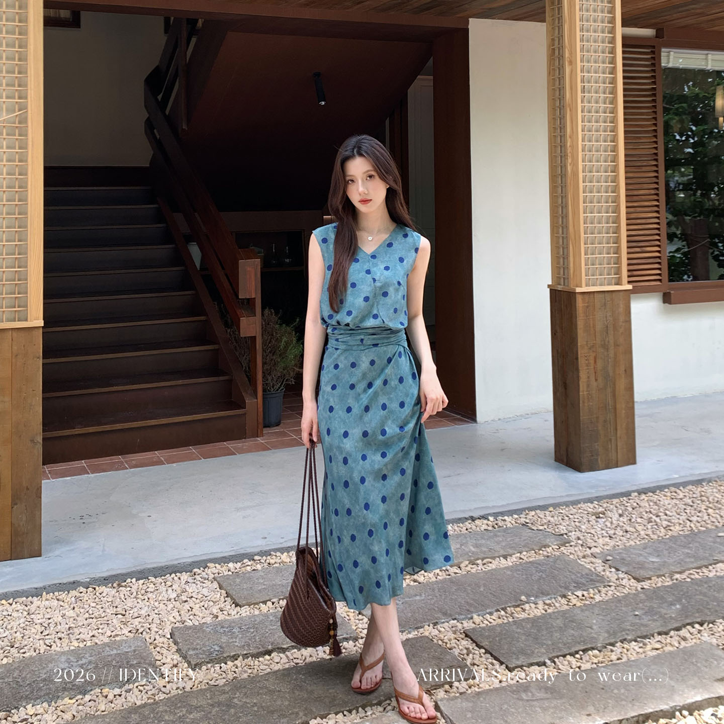 夏季法式收腰桑蚕丝蓝波点连衣裙图片