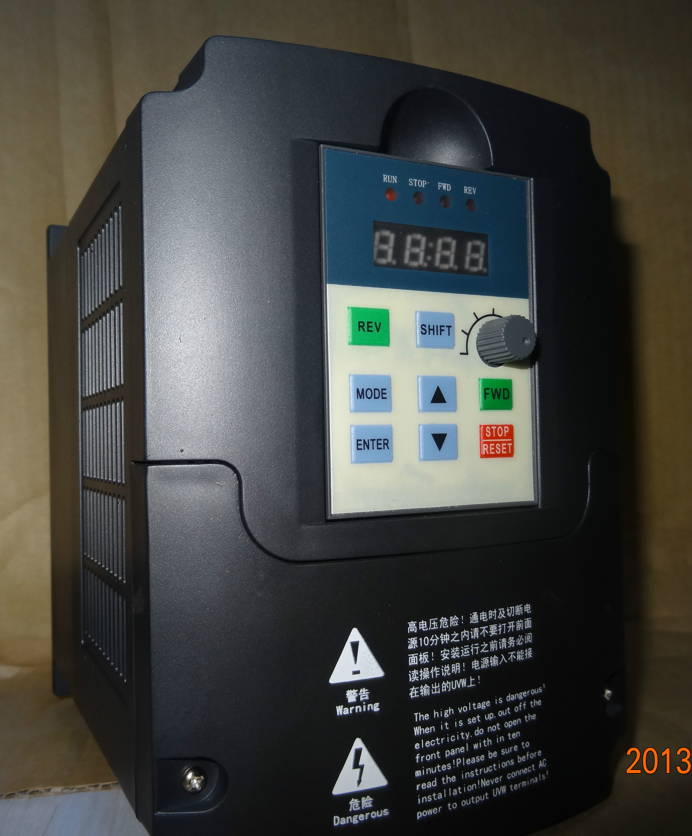 三相输入通用简易变频器380V1.5-2.2-0.75-3.0-3.7kw促销在类目 3C数码配件, 电子元器件市场, 电子元件, 变频器中 - 来自Buy2taobao.com提供专业的淘宝代购服务