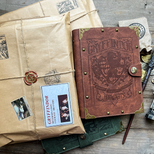 哈利波特卡册学院周边笔记本手账生日礼物格兰芬多影城毕业典礼送