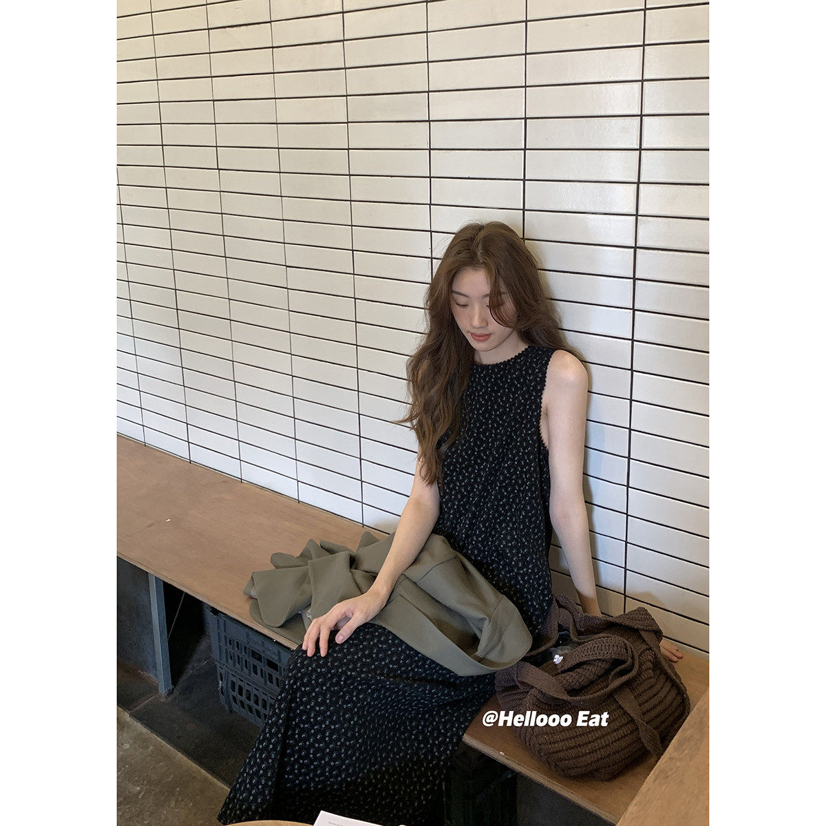 Hellooo Eat 复古气质灯芯绒连衣裙女2023春季显瘦内搭长裙背心裙