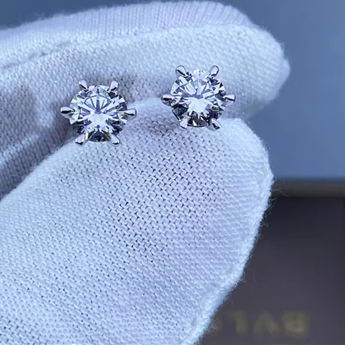 培育钻石耳钉18K白金六爪15分50分1克拉人造钻石极简超闪铂金耳饰