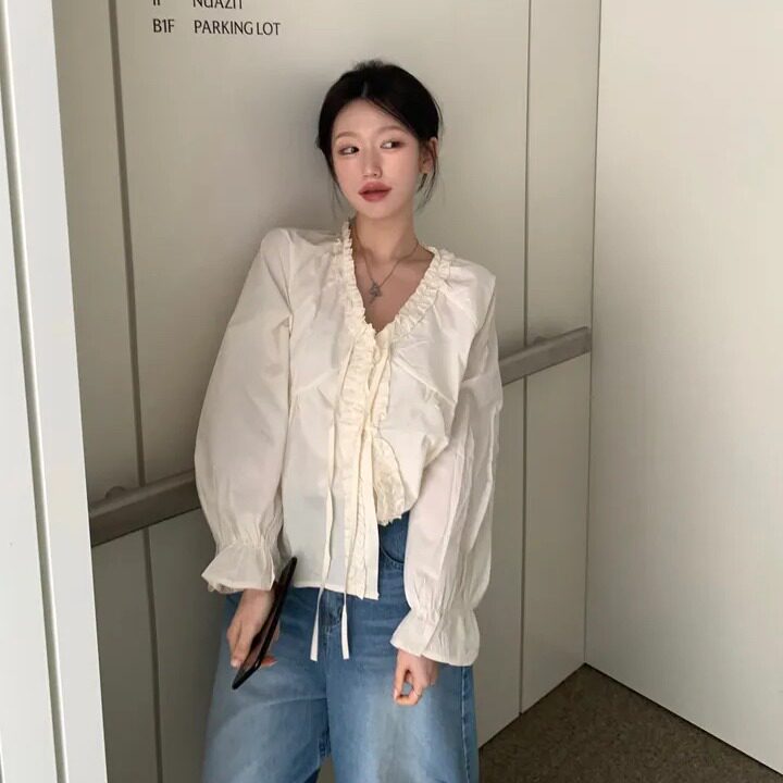 chic韩系秋季温柔减龄时尚木耳花边V领蝴蝶结长袖别致衬衫上衣