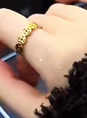 金色铜钱戒指2024新款钱多多转运招财钛钢中国风设计款戒指