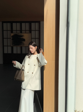 OMINI-圆领羊毛廓形极简高智感清雅羊毛外套（含65羊毛）M60008-F