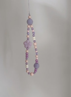 紫色手机挂绳少女新款手机壳挂链樱花爱心手腕款相机绳原创手机链