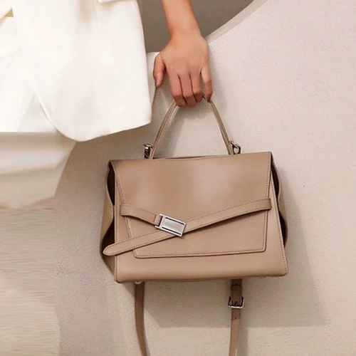 Небольшая дизайнерская вместительная и большая сумка через плечо, сумка на одно плечо, изысканный стиль, из натуральной кожи