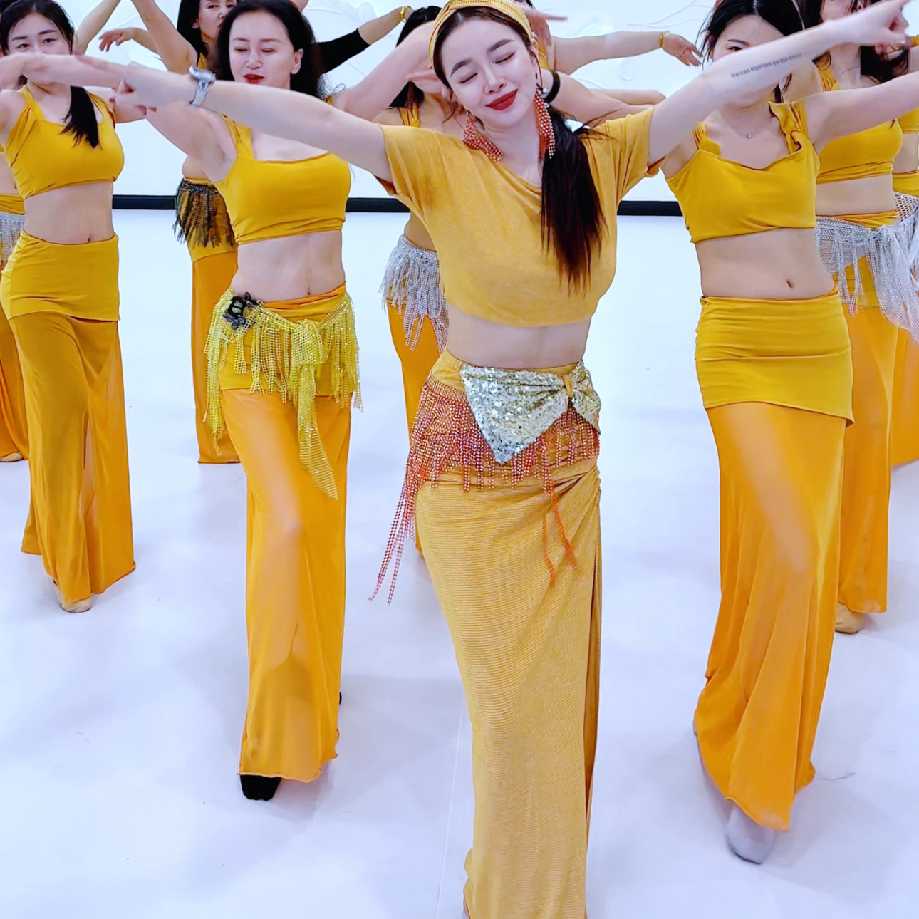 佐寒梦璐肚皮舞新款高级大码演出套装显瘦表演服练功服宁佐寒同款