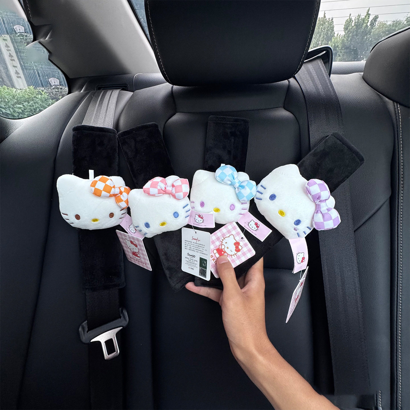HelloKitty汽车安全带护肩保护套车载小玩偶内饰保险带装饰品