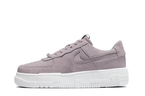 耐克Nike Air Force 1 AF1女子低帮复古休闲鞋DQ5570-501