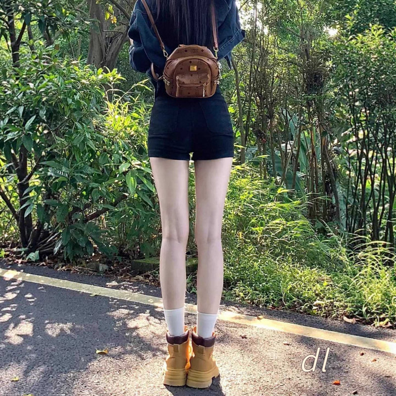 甜辣纯欲风黑色紧身牛仔短裤百搭