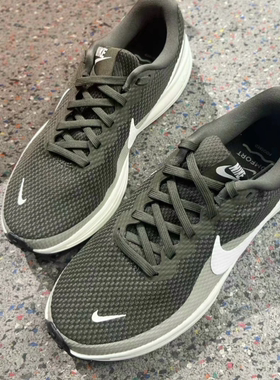 耐克Nike Revolutio 8舒适百搭低帮休闲跑步鞋男款绿色