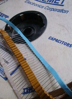 T322D226M015AT7200  钽质电容器-固体铅 22uF15V 20% D型