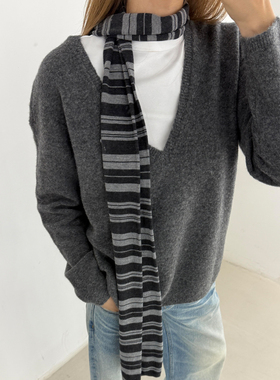 at【现货】宽松深V细羊毛保暖套头毛衣女秋冬新款简约针织衫上衣