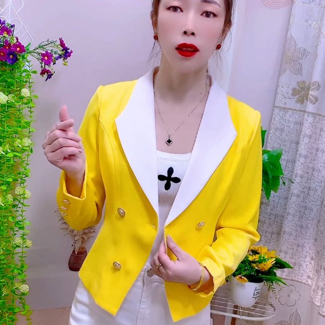 春秋显瘦双排扣短款西装外套