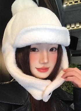 可爱白色毛绒毛球雷锋帽子女秋冬季保暖显脸小加厚骑行护耳飞行帽