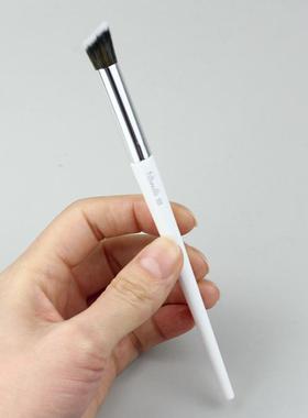 好上手 王菲菲推荐韩国fillimilli551斜坡形鼻影刷更贴合鼻侧修饰