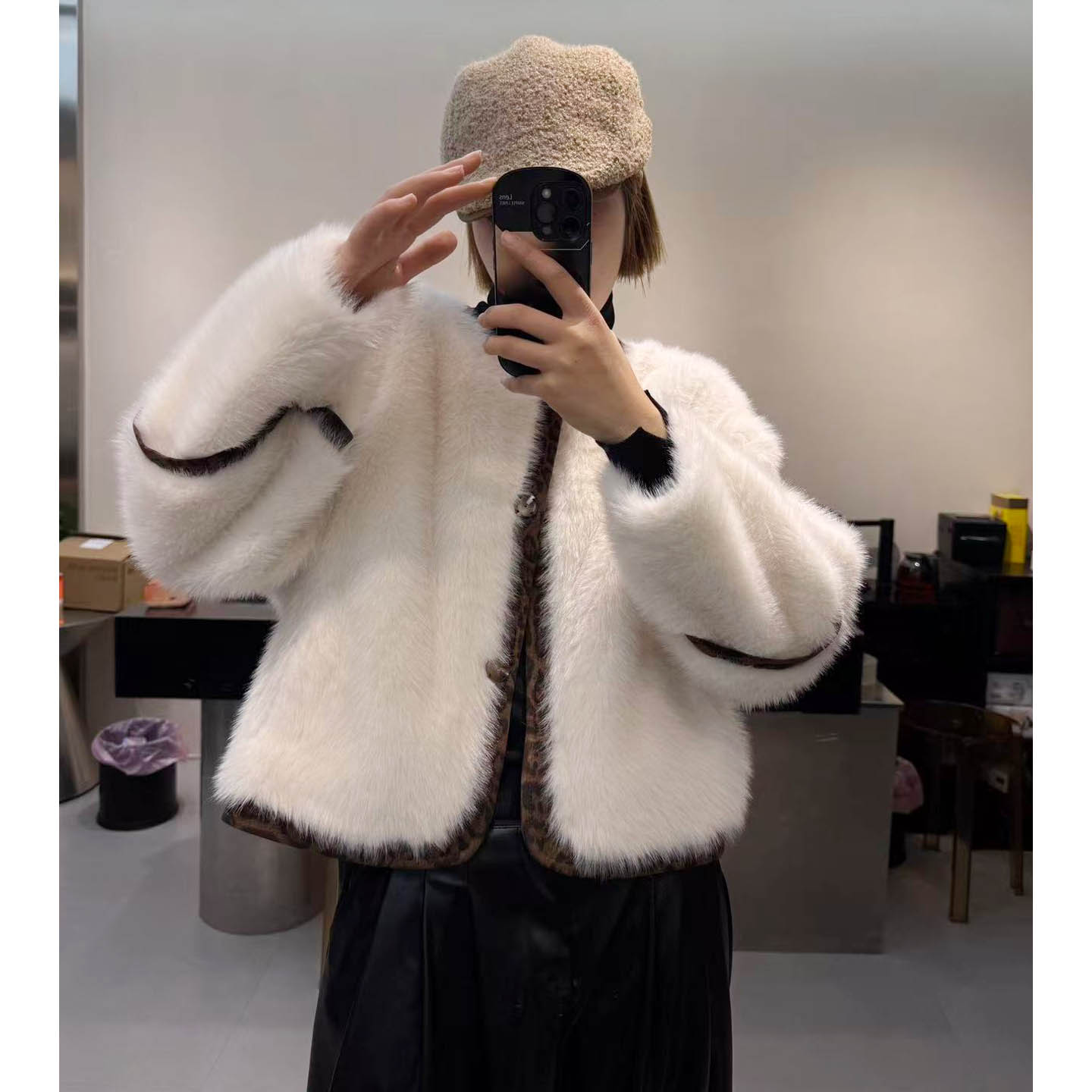 名媛皮毛一体外套女圆领仿水貂绒2025冬新款短款轻奢毛毛皮草上衣