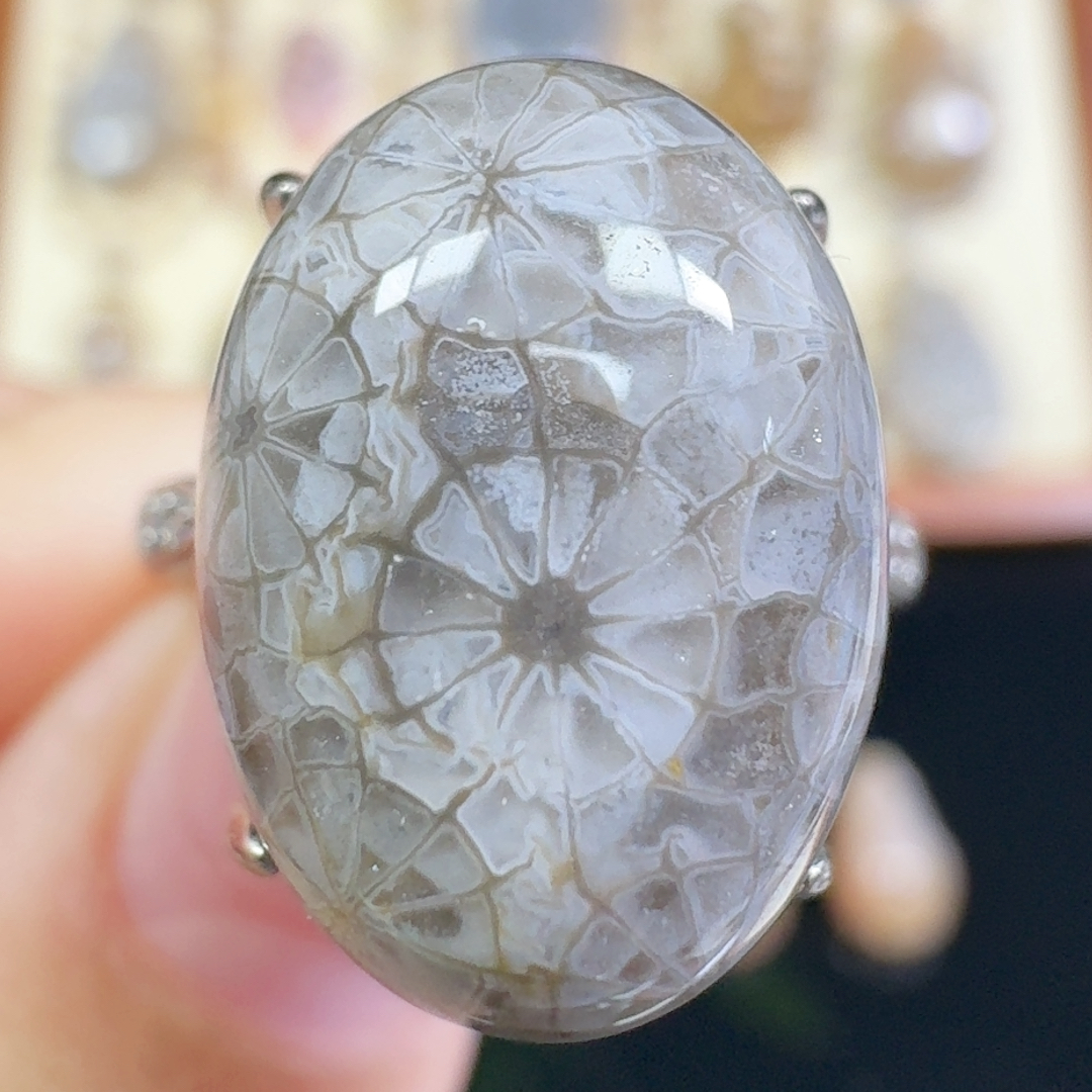 瓷片蕾丝花戒指