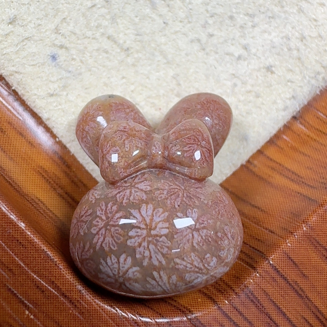 蝴蝶结兔子