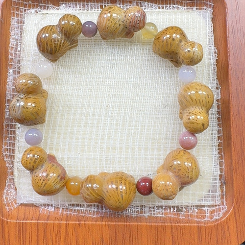精品珊瑚玉（特价）可爱长寿小龟龟手串一套