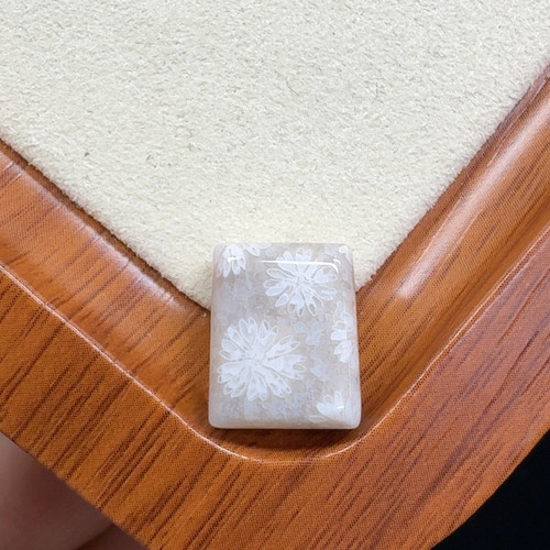 洁白无瑕精致戒指