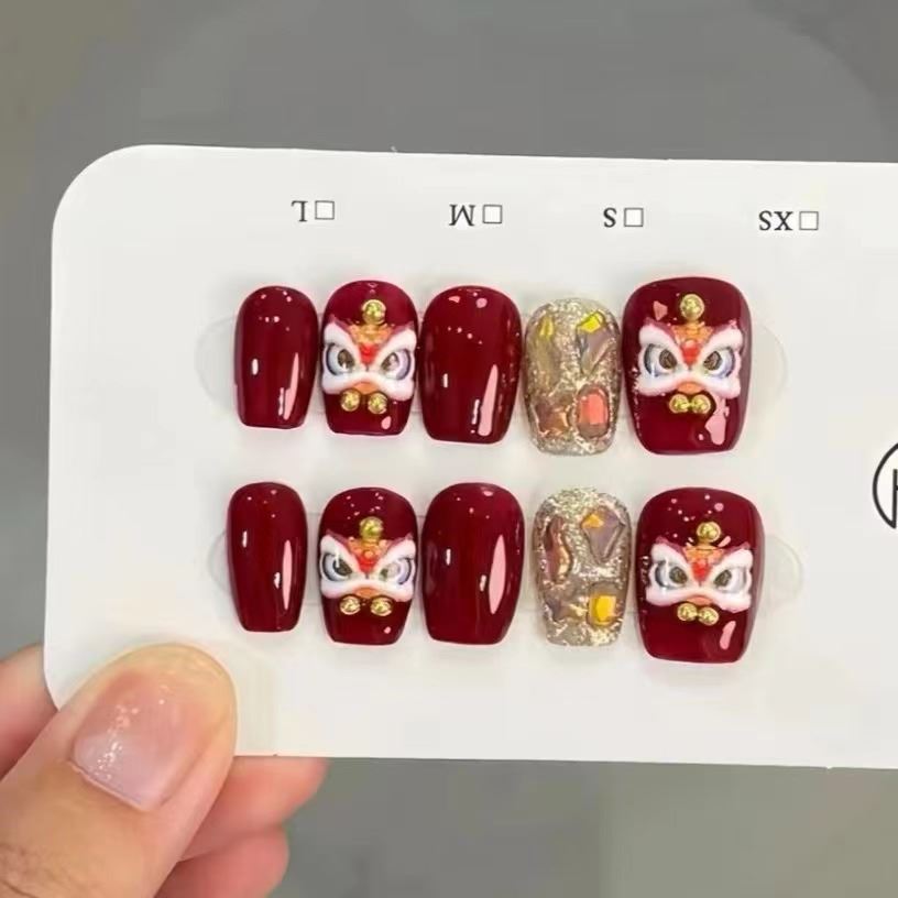 高级感过年穿戴甲2026新年穿戴甲跨年美甲喜庆旺运美甲可爱短款