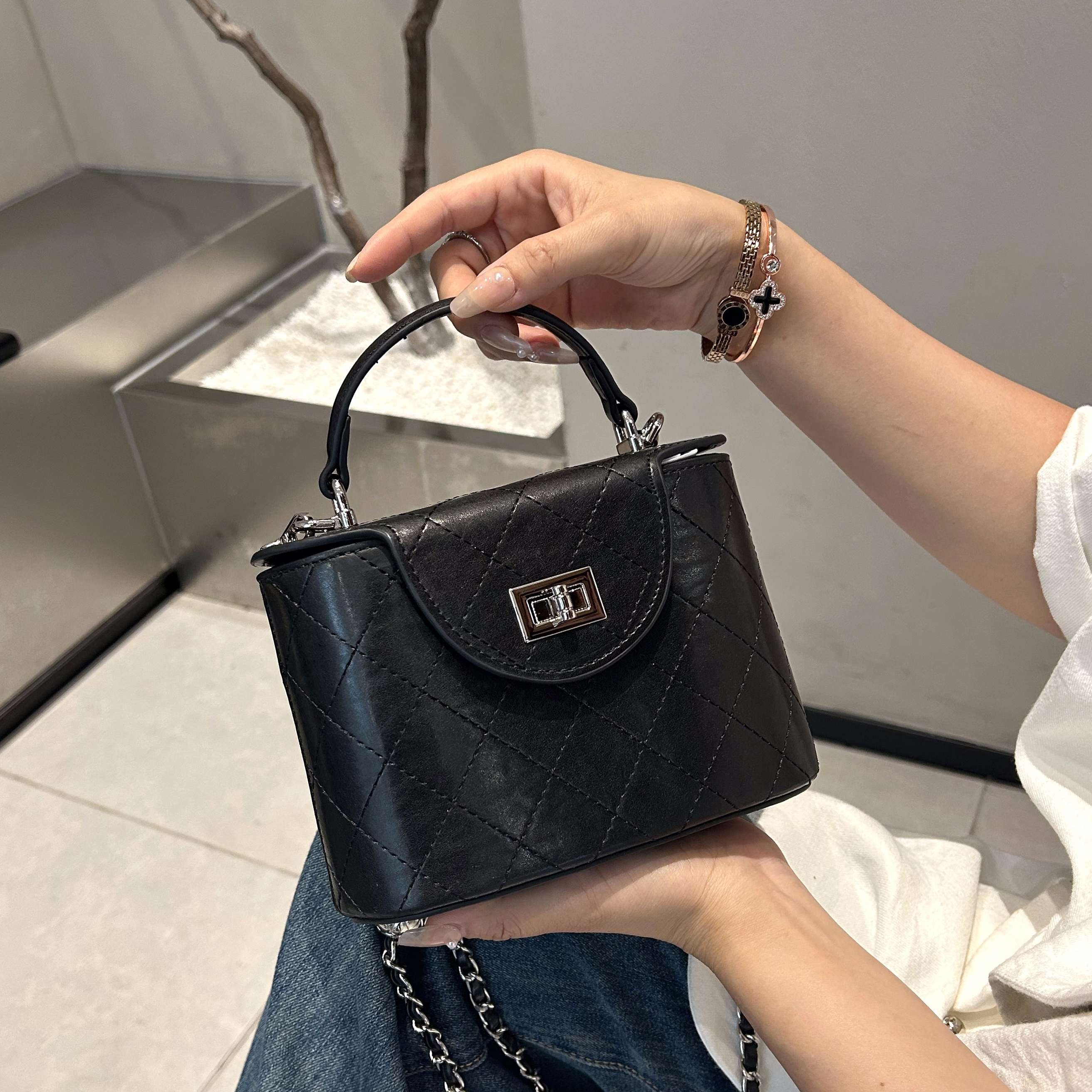 小香风菱格链条包绣线女包单肩斜跨小包包复古锁扣hobo包包盒子包