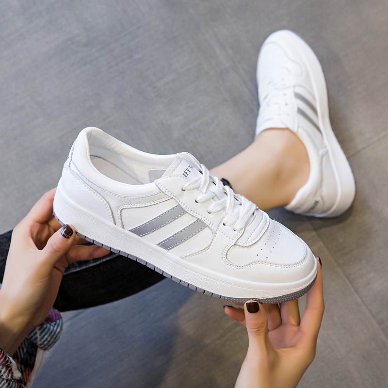 真皮大码女鞋41一43阿甘鞋女2025春秋新款百搭小白鞋女透气运动鞋