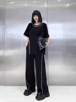 大码胖mm两件套女小众设计款短袖钉珠时尚套装开叉T恤+显瘦阔腿裤