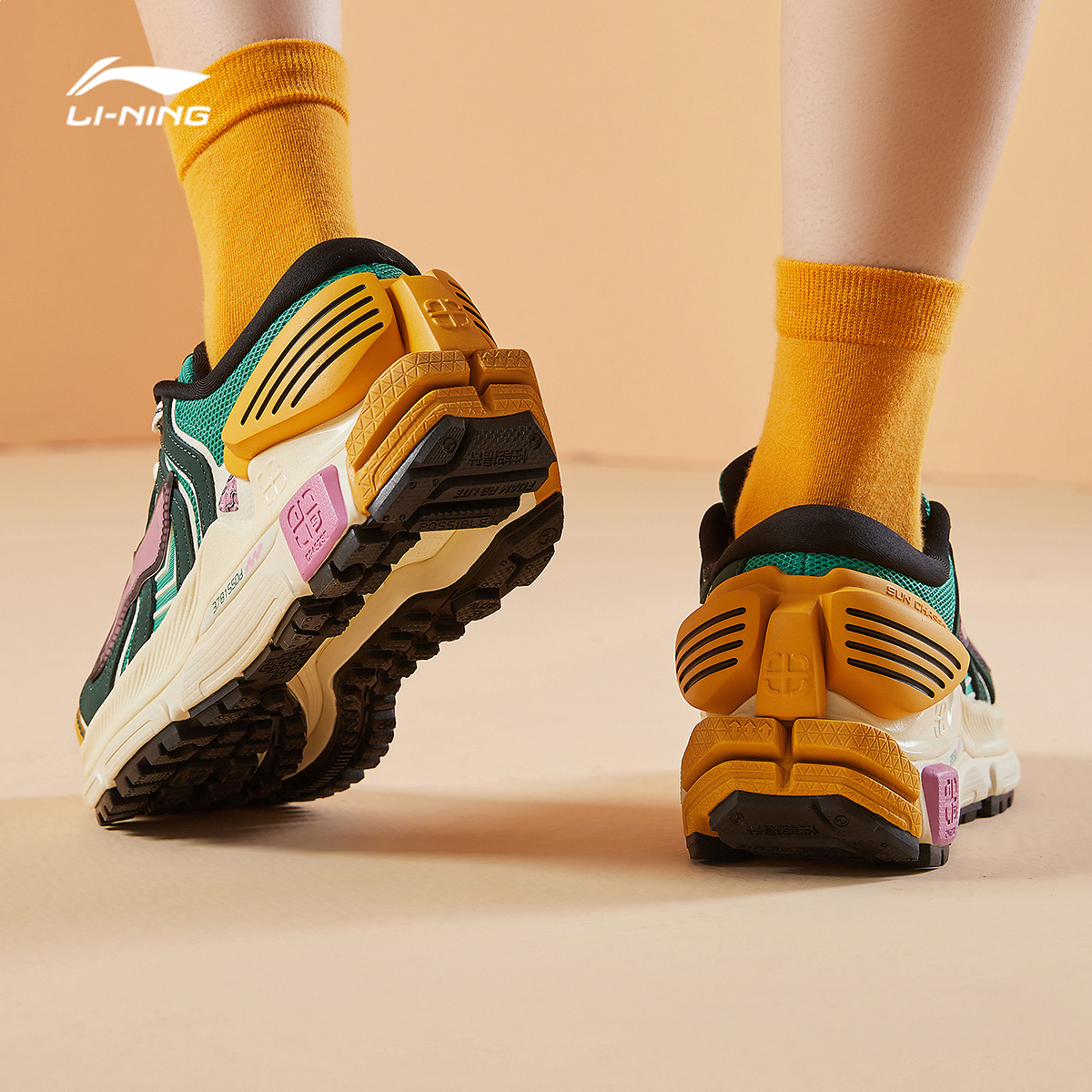 中国李宁正品运动潮流春夏时装周走秀系列女子夸父跑鞋ARZQ004