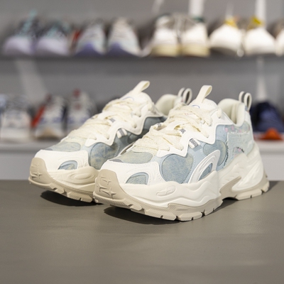 李宁正品2025新款星芒女子反光轻弹舒适耐磨低帮休闲鞋AGCV046-6