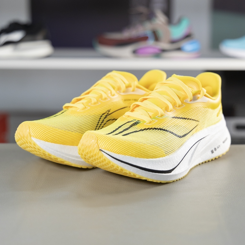 李宁正品女子轻质透气跑步鞋