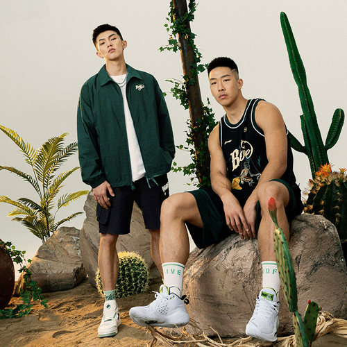 李宁男子潮流翻领夹克外套