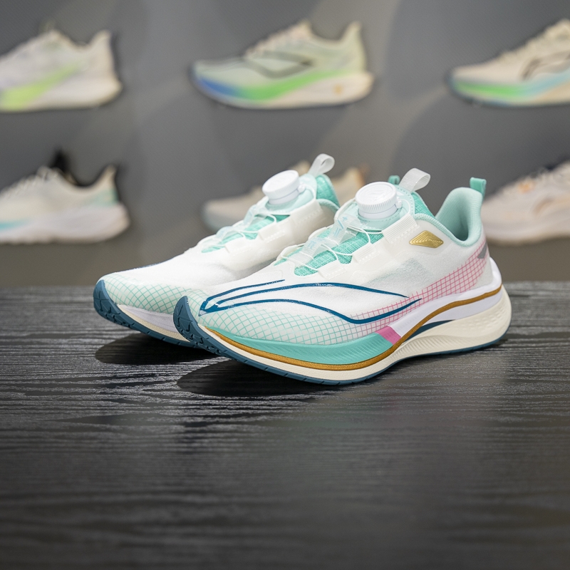 李宁正品大童轻盈透气运动跑步鞋