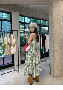 周美美同款  邂逅花海精致工艺提花层次不规则度假吊带连衣裙